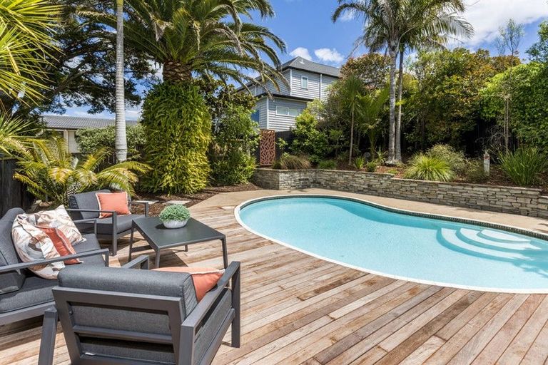 Photo of property in 9 Nicholson Place, Hillcrest, Auckland, 0627