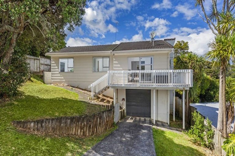 Photo of property in 1/40 Tree View Avenue, Glenfield, Auckland, 0629