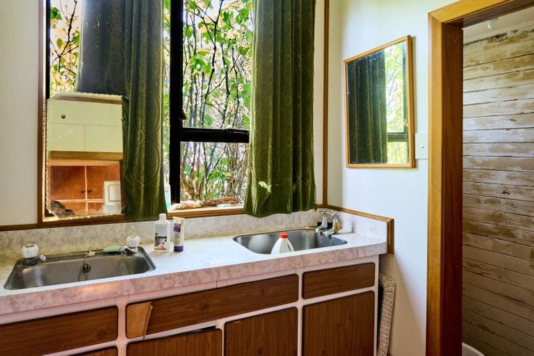 Photo of property in 9 Nikau Street, Eastbourne, Lower Hutt, 5013