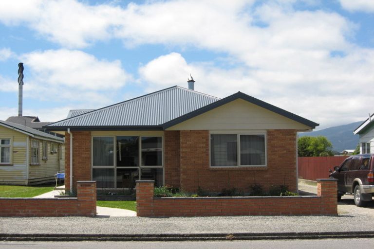 Photo of property in 55 Derby Street, Westport, 7825