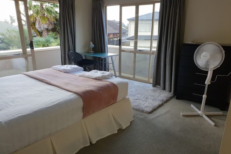 Photo of property in 239 Hill Road, The Gardens, Auckland, 2105
