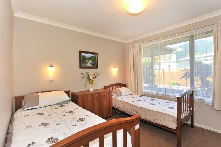 Photo of property in 6 Tussock Place, Stoke, Nelson, 7011