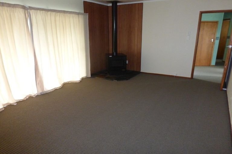 Photo of property in 583 Massey Road, Mangere, Auckland, 2022