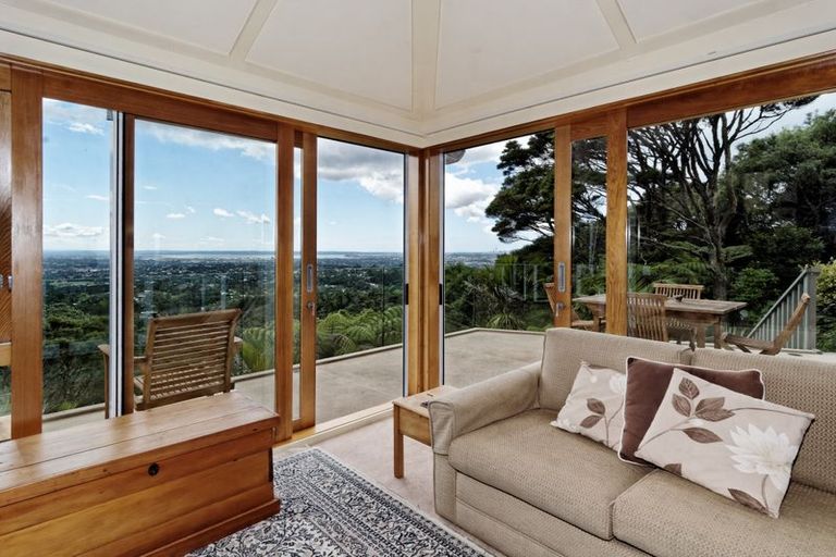 Photo of property in 10 Kohu Road, Titirangi, Auckland, 0604