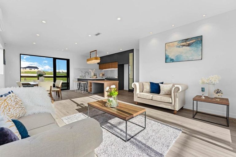 Photo of property in 93 Maungakaraka Road, Karaka, 2580