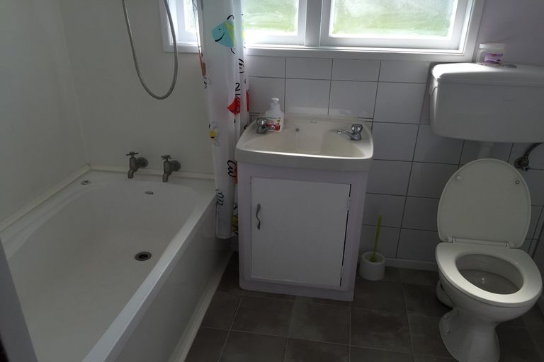 Photo of property in 10 Ogle Crescent, Te Kamo, Whangarei, 0112