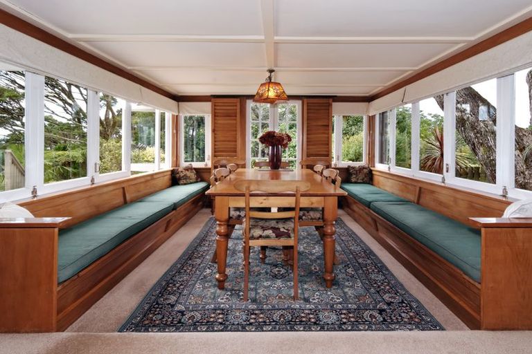 Photo of property in 10 Kohu Road, Titirangi, Auckland, 0604