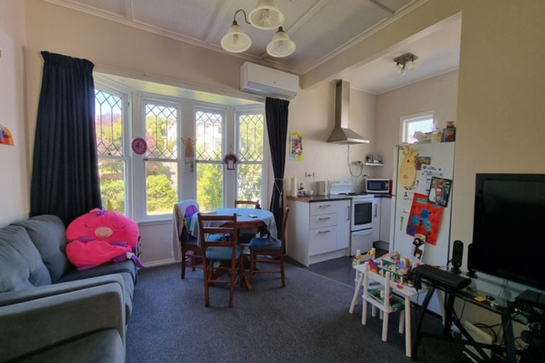 Photo of property in 12 Lincoln Avenue, Tawa, Wellington, 5028