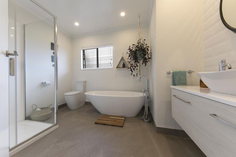 Photo of property in 105 Kaipara Portage Road, Riverhead, 0820