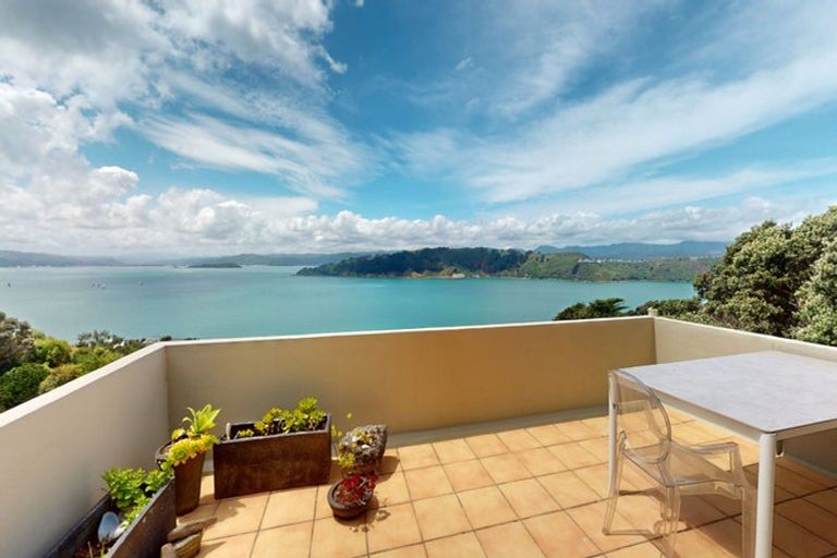 Photo of property in 79u2 Grafton Road, Roseneath, Wellington, 6011