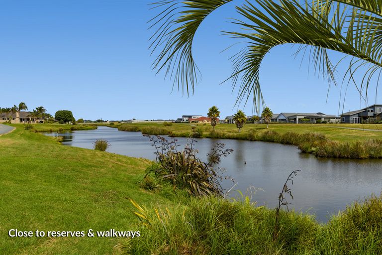 Photo of property in 42 Harding Drive, Papamoa Beach, Papamoa, 3118