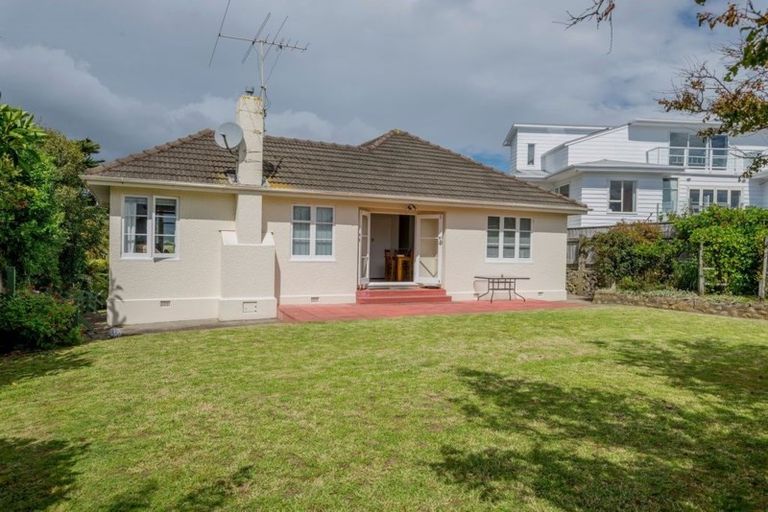 Photo of property in 95 Golf Road, Paraparaumu Beach, Paraparaumu, 5032