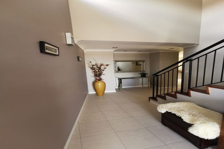 Photo of property in 67 San Valentino Drive, Henderson, Auckland, 0612