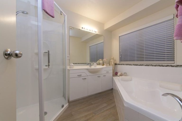 Photo of property in 37 Starlight Cove, Hobsonville, Auckland, 0618