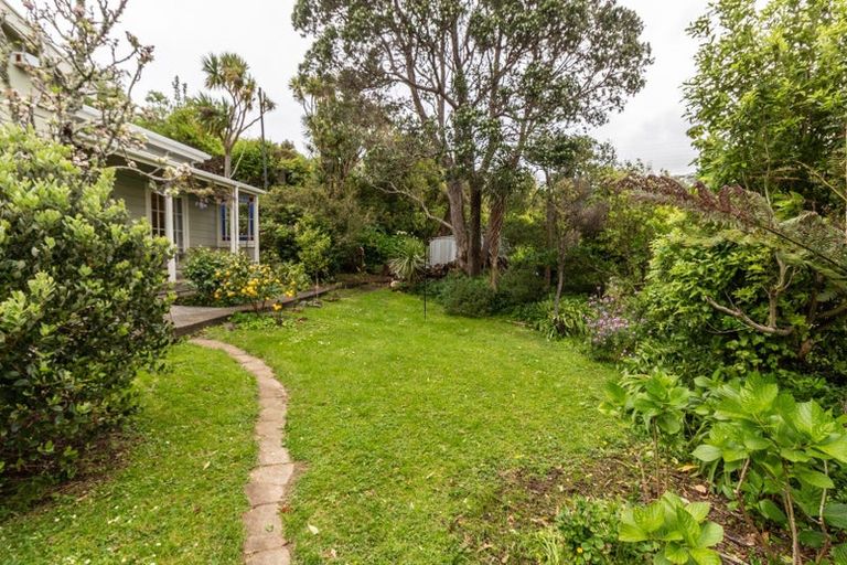 Photo of property in 11 Levina Avenue, Aro Valley, Wellington, 6021
