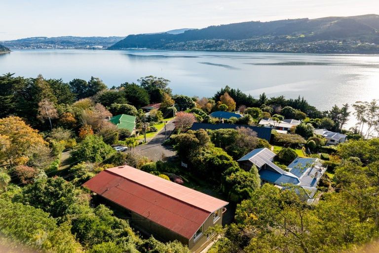 Photo of property in 9 Saint Ronans Road, Macandrew Bay, Dunedin, 9077