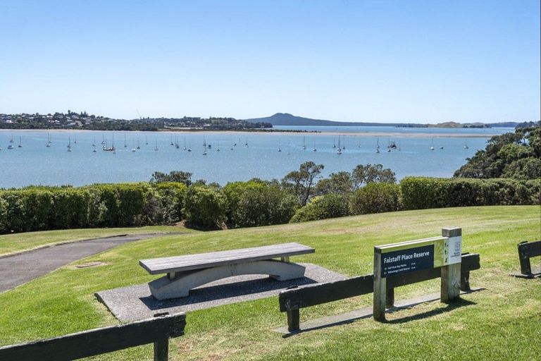 Photo of property in 5 Falstaff Place, Half Moon Bay, Auckland, 2012