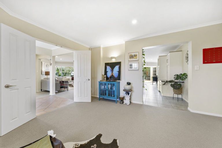 Photo of property in 12 San Jose Rise, Shamrock Park, Auckland, 2016