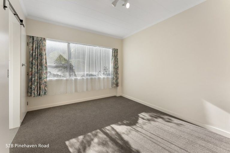Photo of property in 52 Pinehaven Road, Pinehaven, Upper Hutt, 5019