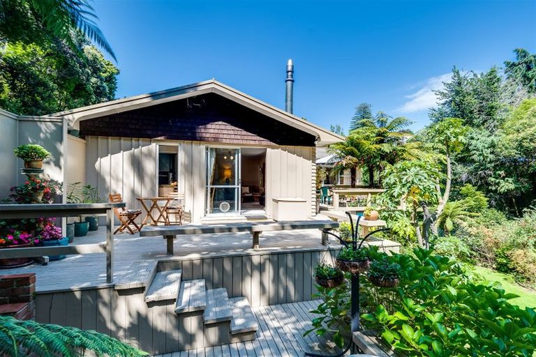 Photo of property in 57c Napier Terrace, Hospital Hill, Napier, 4110