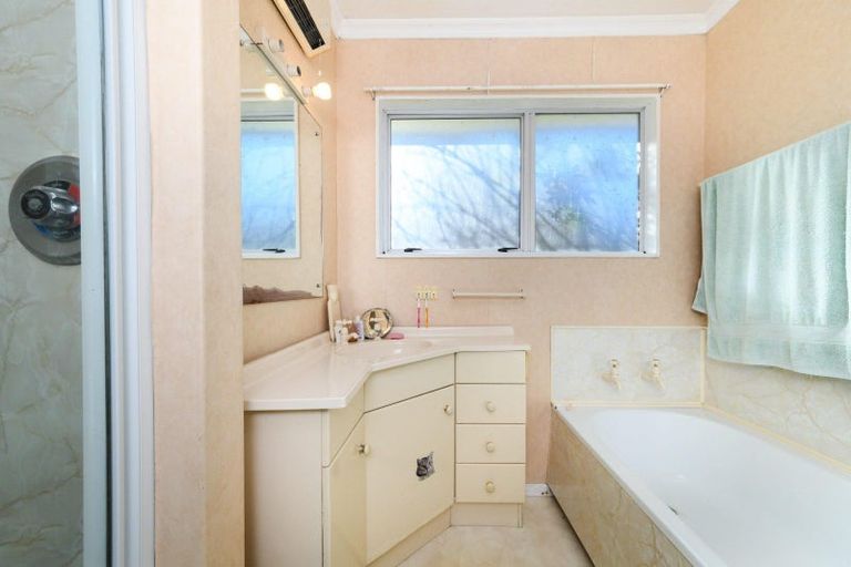 Photo of property in 8 Spilman Place, Awapuni, Palmerston North, 4412