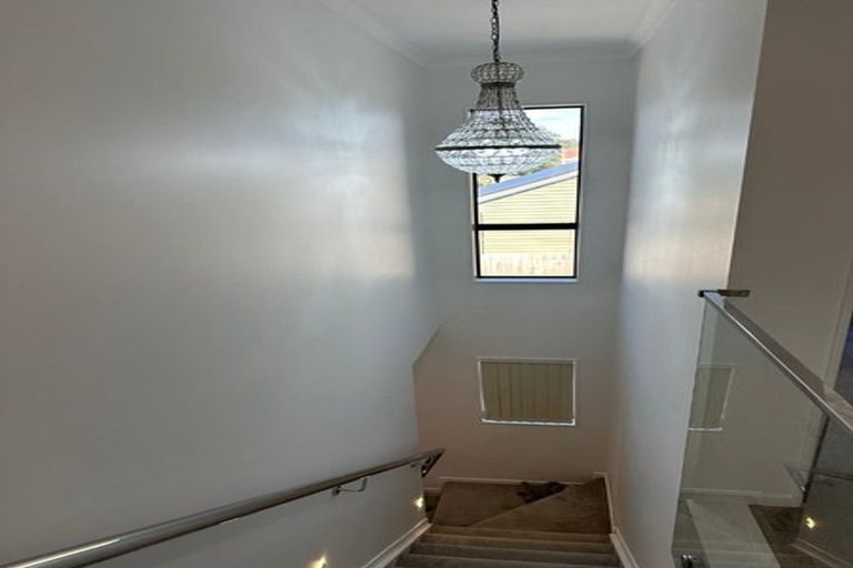 Photo of property in 30a Godley Road, Green Bay, Auckland, 0604