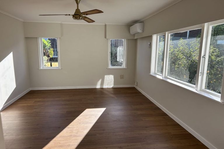 Photo of property in 1/5 Arran Road, Browns Bay, Auckland, 0630