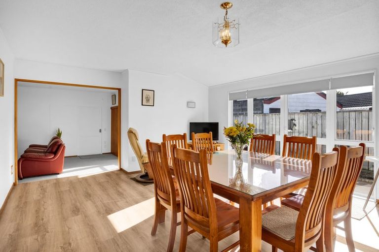 Photo of property in 21 Nikau Street, Inglewood, 4330