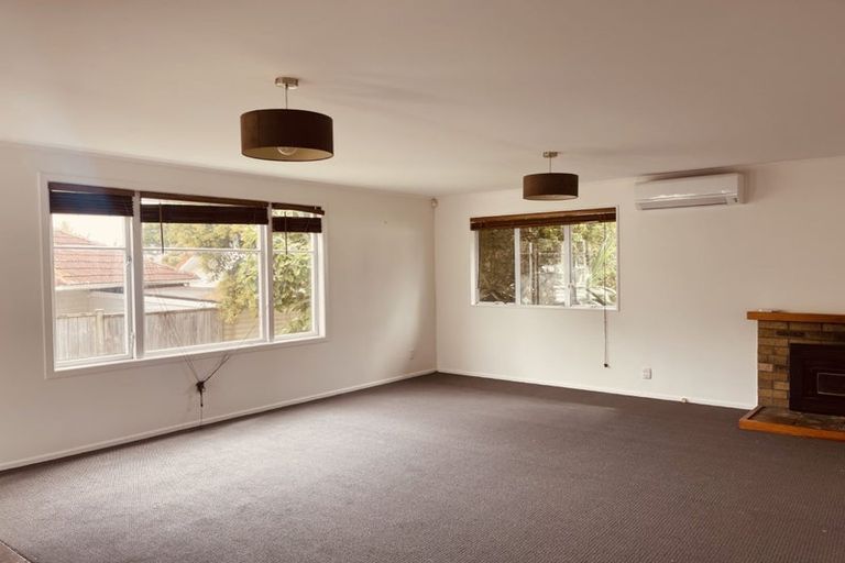 Photo of property in 49 Neil Avenue, Te Atatu Peninsula, Auckland, 0610