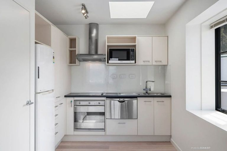 Photo of property in Westhaven Apartments, 24/127 Molesworth Street, Thorndon, Wellington, 6011