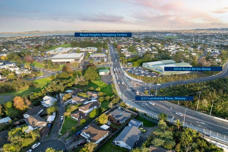Photo of property in 2/17 Landsdale Place, Massey, Auckland, 0614
