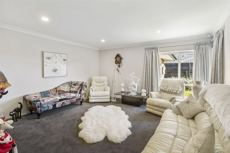 Photo of property in 5 Amoka Crescent, Parklands, Christchurch, 8083