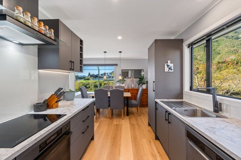 Photo of property in 90 Moana View Road, Waikawa, Picton, 7220