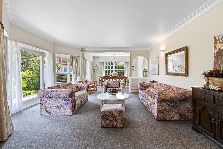 Photo of property in 71 Merriefield Avenue, Forrest Hill, Auckland, 0620