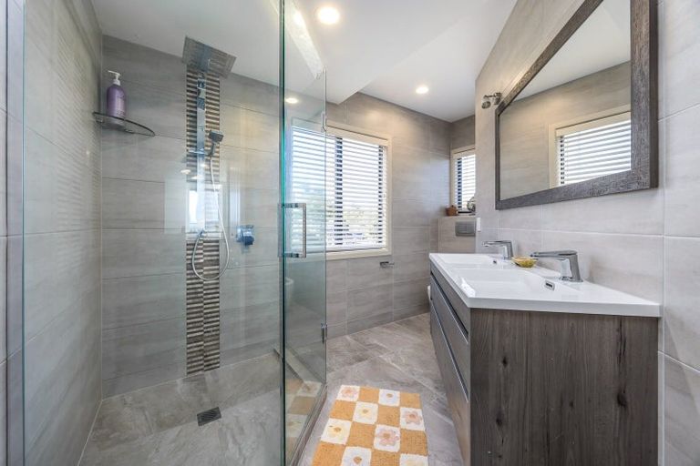 Photo of property in 82 Hadfield Street, Beach Haven, Auckland, 0626