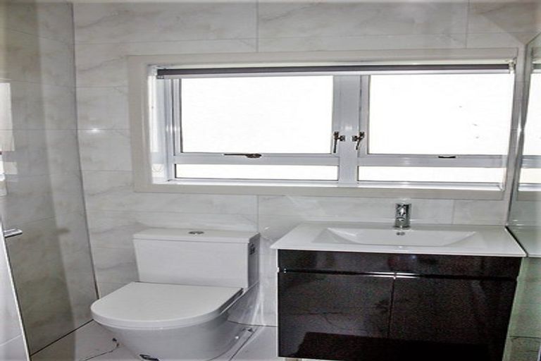 Photo of property in 20 Hallberry Road, Mangere East, Auckland, 2024