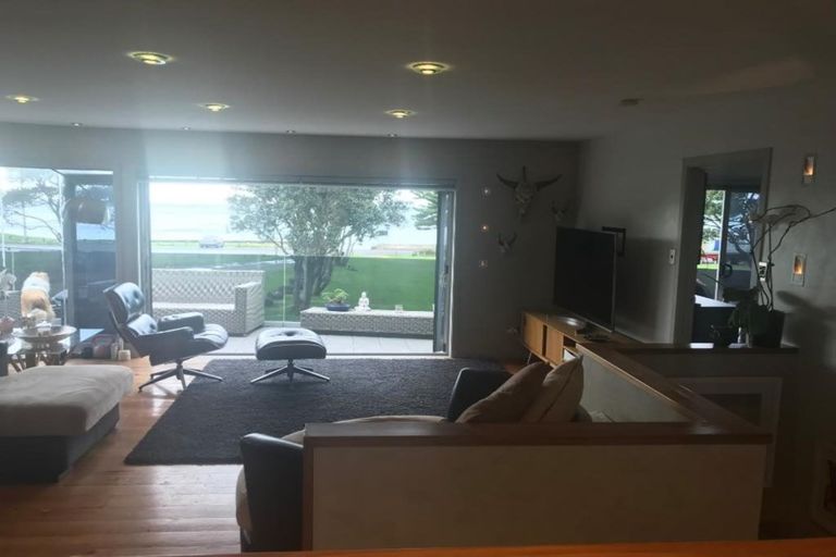 Photo of property in 2/11 Montrose Terrace, Mairangi Bay, Auckland, 0630