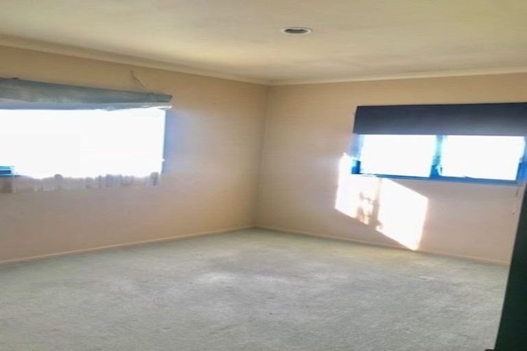 Photo of property in 39 Makora Road, Massey, Auckland, 0614