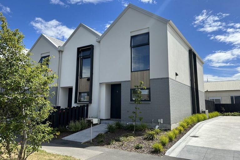 Photo of property in 35 Charles Street, Waltham, Christchurch, 8011