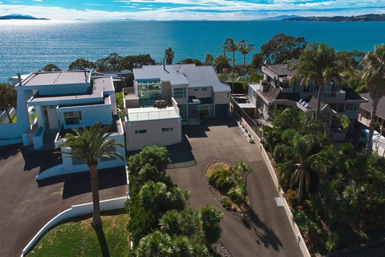 Photo of property in 42 Marellen Drive, Red Beach, 0932