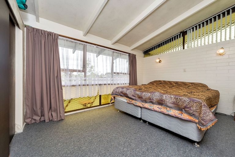 Photo of property in 7 Pakira Avenue, Glendene, Auckland, 0602