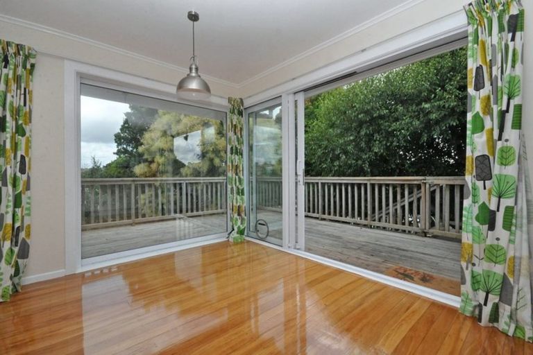 Photo of property in 20 Matipo Road, Te Atatu Peninsula, Auckland, 0610