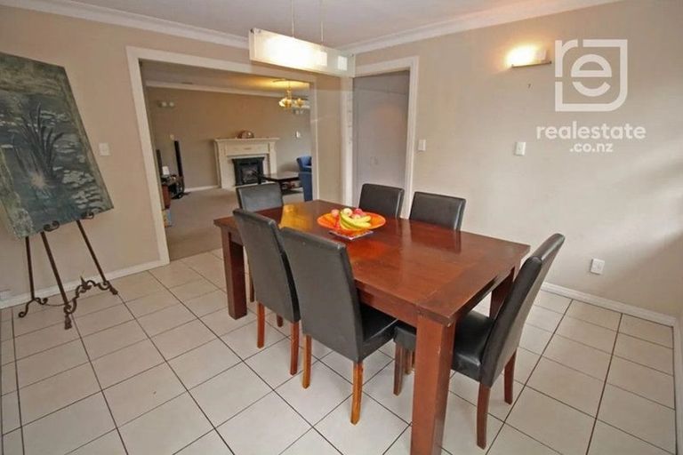 Photo of property in 47 Cambridge Terrace, Masterton, 5810