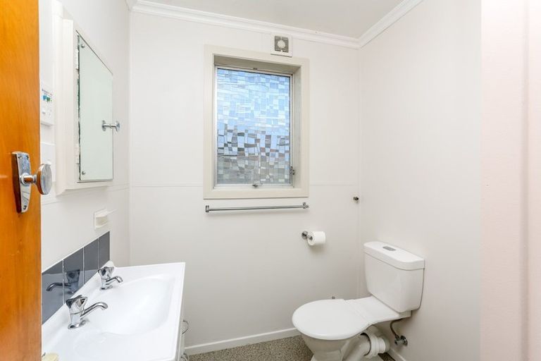 Photo of property in 6 Davies Lane, New Plymouth, 4310