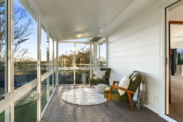 Photo of property in 17 East Way, Durie Hill, Whanganui, 4500