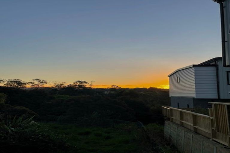 Photo of property in 152 Tiriwa Drive, Massey, Auckland, 0614