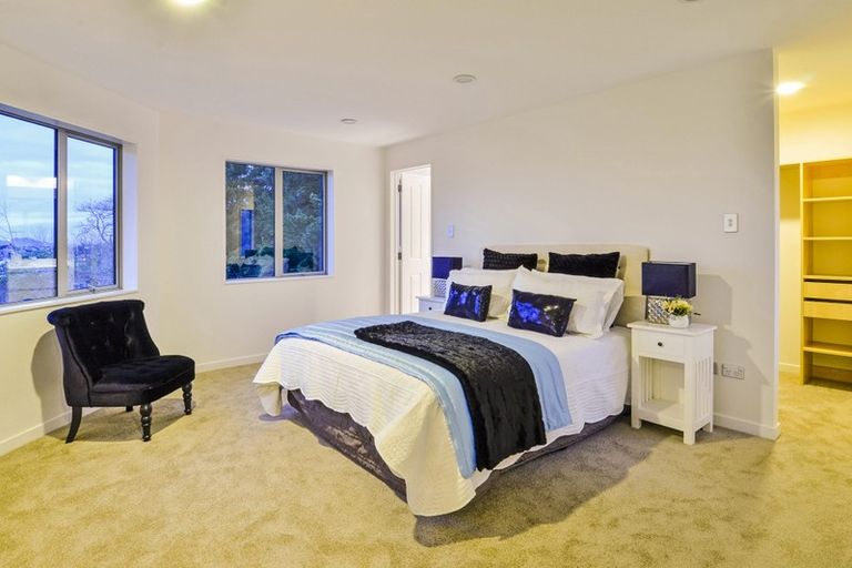 Photo of property in 106 Fairview Avenue, Fairview Heights, Auckland, 0632