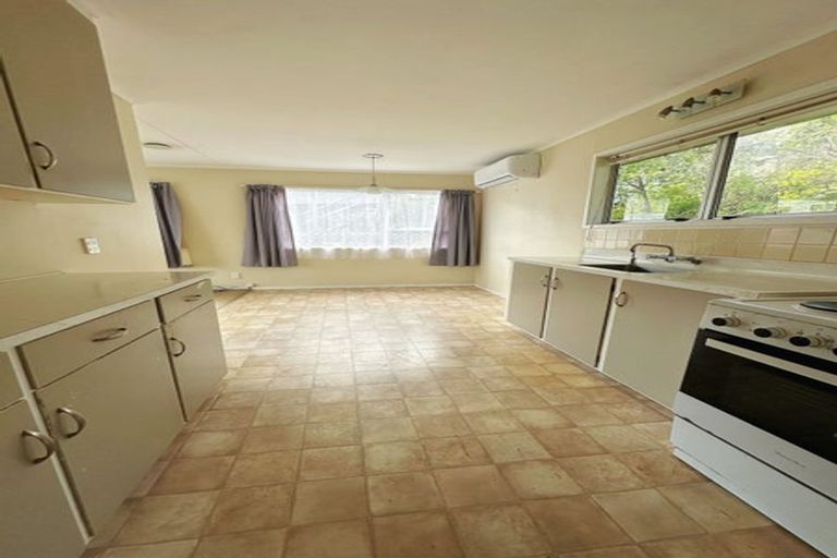 Photo of property in 1/25 Sapphire Place, Bayview, Auckland, 0629
