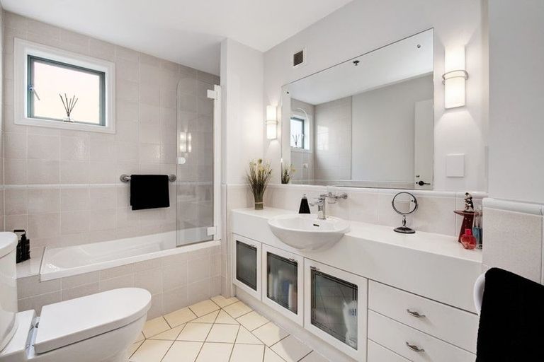 Photo of property in 50 Harbour Village Drive, Gulf Harbour, Whangaparaoa, 0930