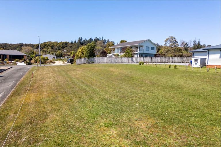 Photo of property in 18 Mcdonald Place, Collingwood, 7073